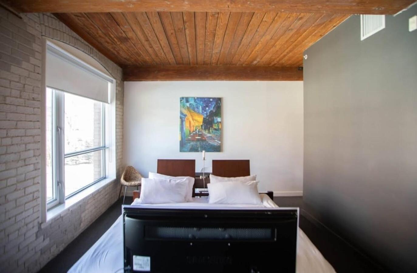 טורונטו Hotel Ocho מראה חיצוני תמונה