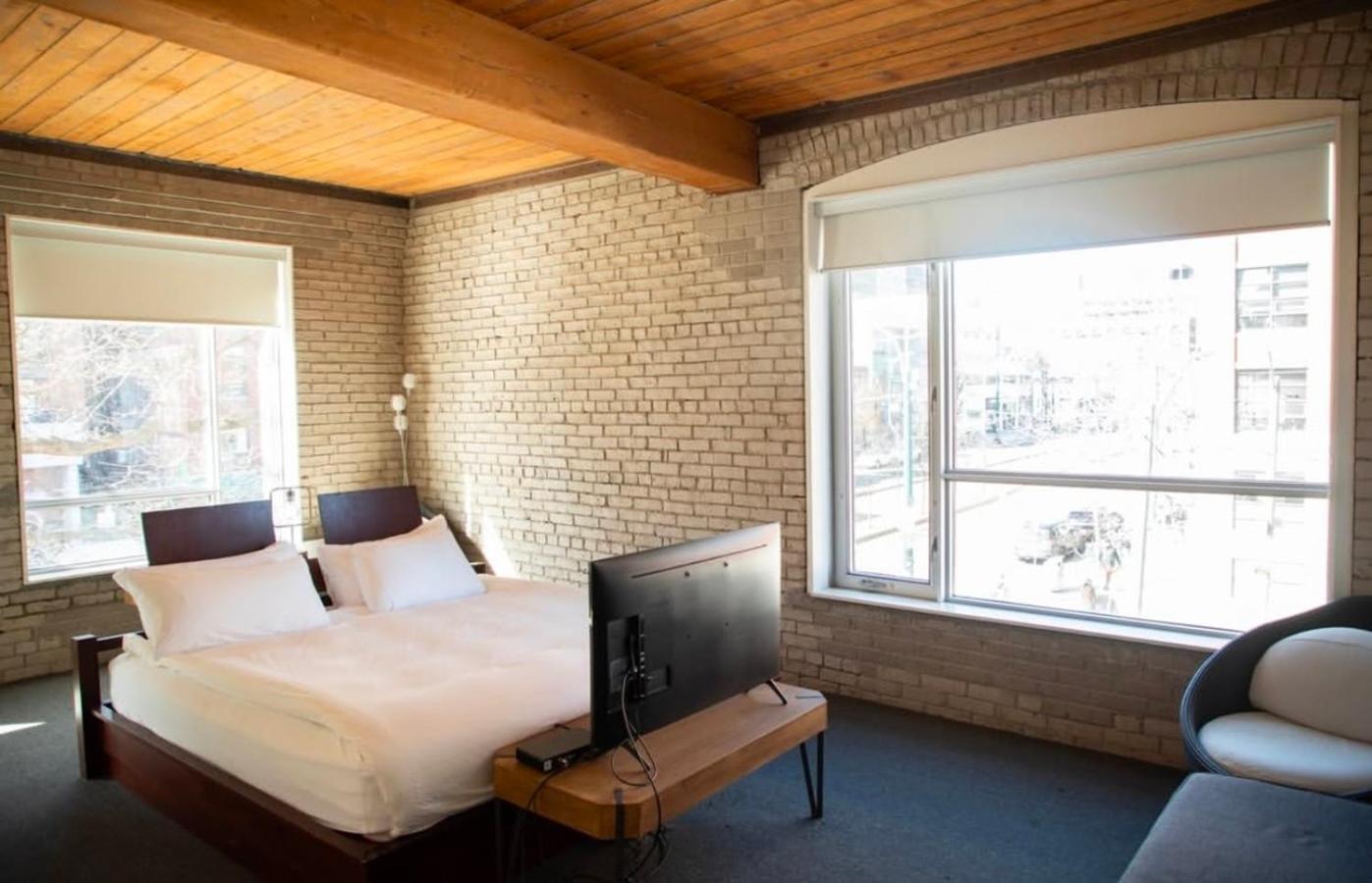 טורונטו Hotel Ocho מראה חיצוני תמונה