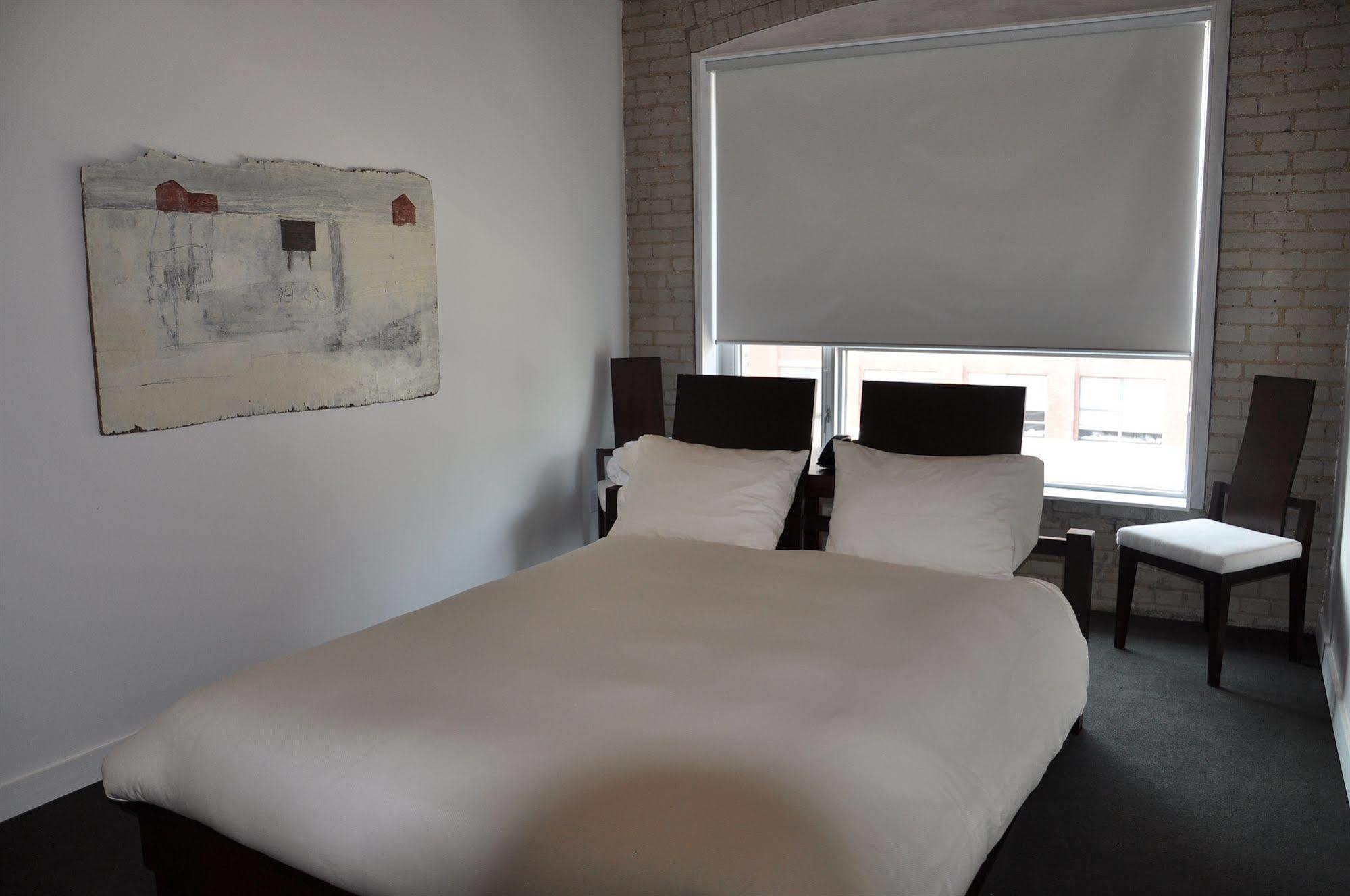 טורונטו Hotel Ocho מראה חיצוני תמונה